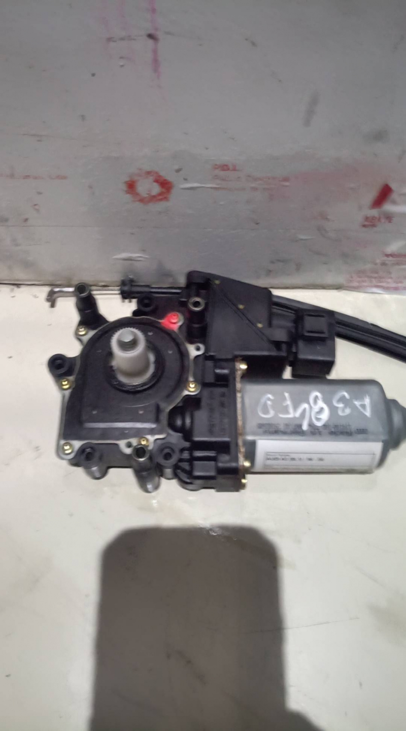 Motor Elevador Vidro Frente Direita AUDI - ID S_13391