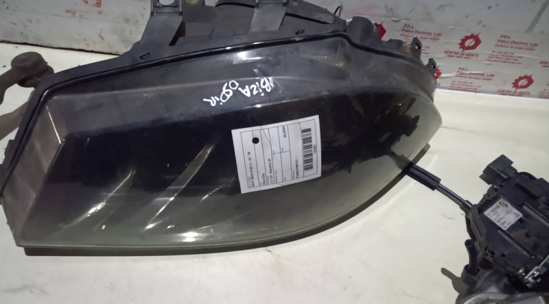 Ótica Esq SEAT - ID S_13402