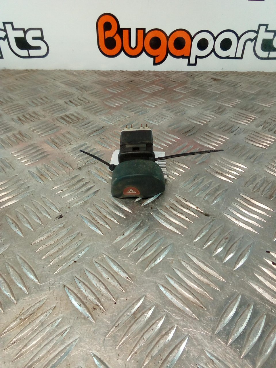 Interruptor botão Emergência 4 piscas RENAULT MEGANE Scenic (JA0/1_) | 96 - 01