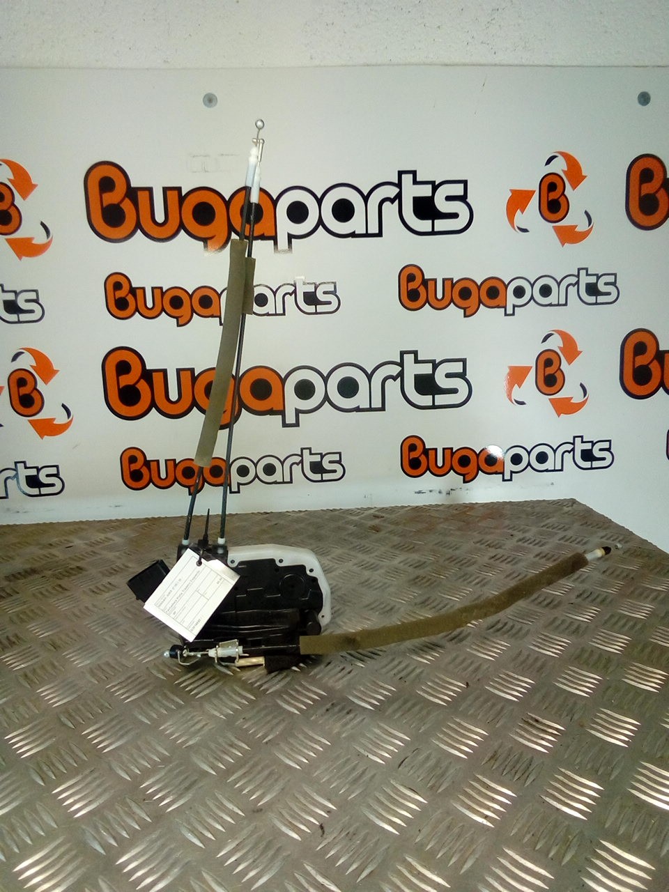 Fechadura Porta Traseira Esquerda NISSAN JUKE (F15) | 10 - 