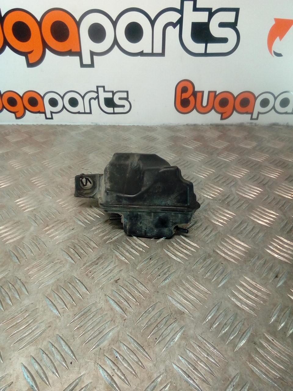 Vacuum Tank Reservoir VOLVO C30 (533) | 06 - 13 Imagem-1