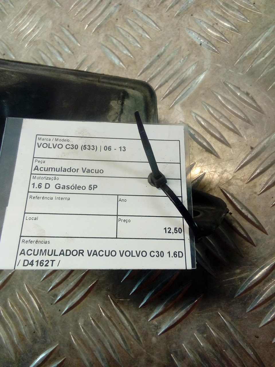 Vacuum Tank Reservoir VOLVO C30 (533) | 06 - 13 Imagem-2