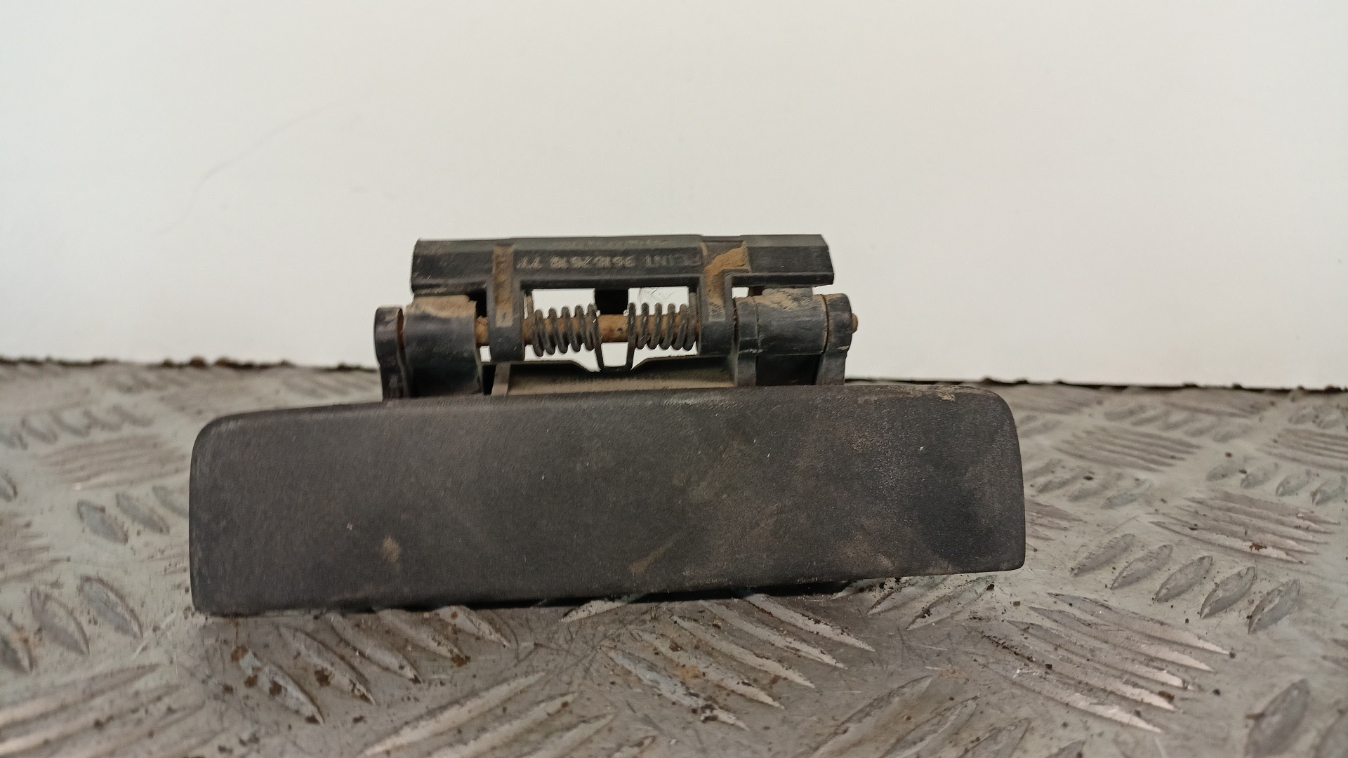 Puxador Exterior Porta Traseiro Esquerdo PEUGEOT 306 Break (7E, N3, N5) | 94 - 02 Imagem-1