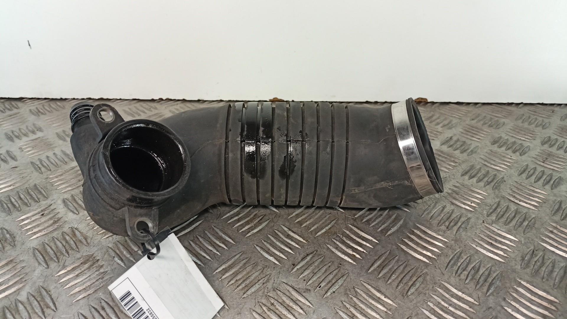 Tubo di aspirazione dell’aria VOLKSWAGEN PASSAT (3B3) | 00 - 05