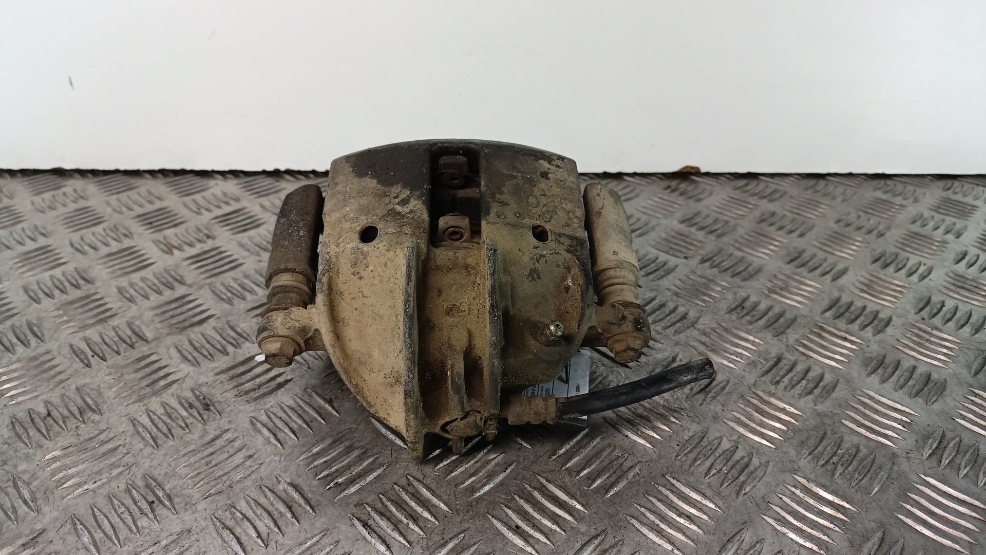 Front Left Brake Caliper MITSUBISHI SPACE STAR Veículo multiuso (DG_A) | 98 - 04 Imagem-3