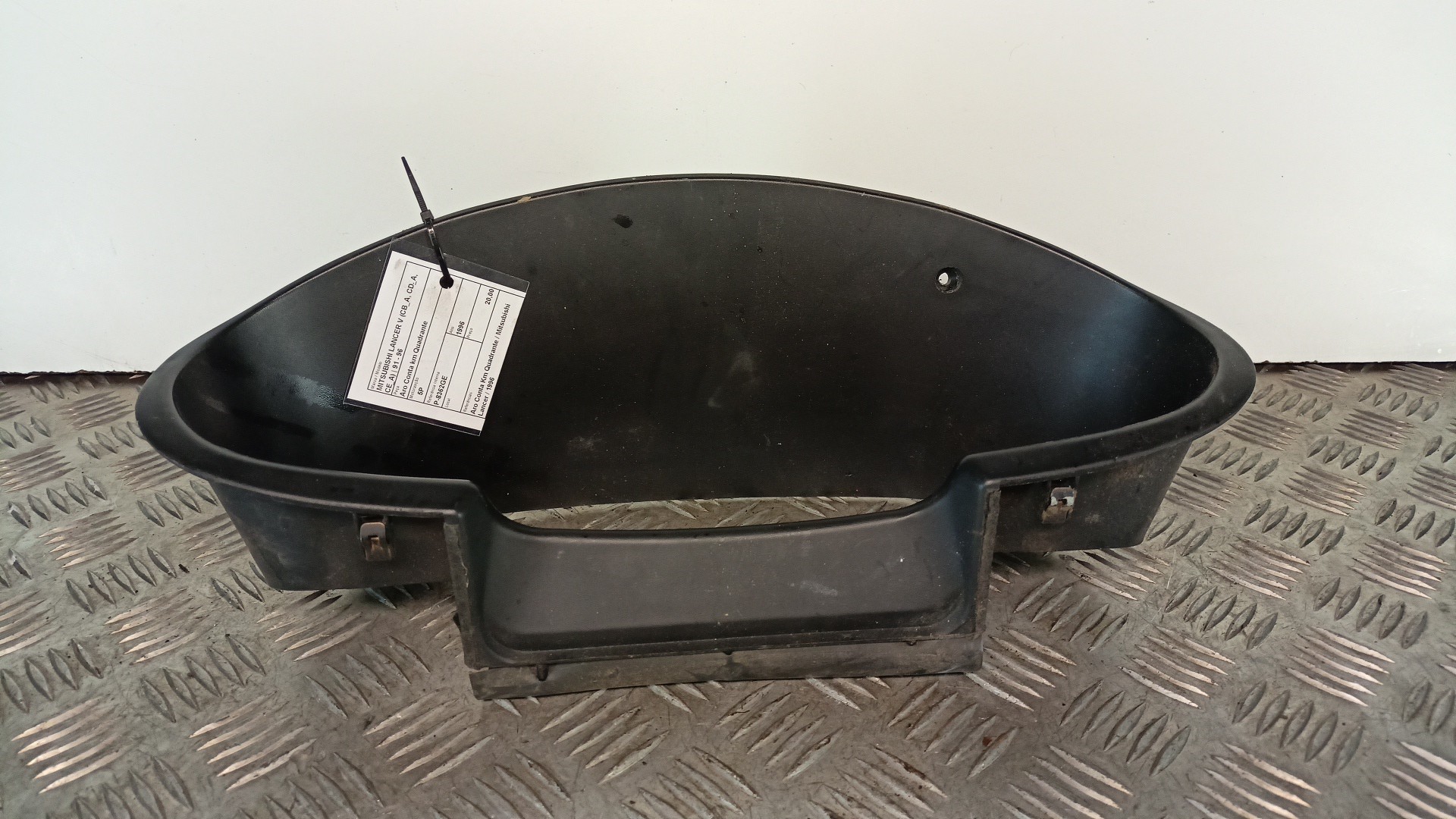 Abdeckung Tachoblende Verkleidung MITSUBISHI LANCER V (CB_A, CD_A, CE_A) | 91 - 96 Imagem-0