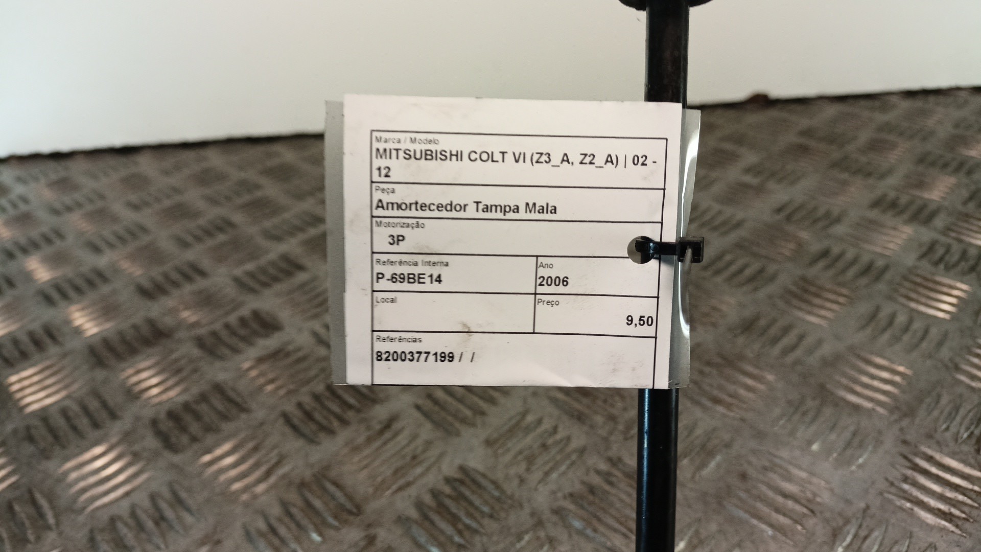 Vérin de Hayon Coffre MITSUBISHI COLT VI (Z3_A, Z2_A) | 02 - 12 Imagem-4