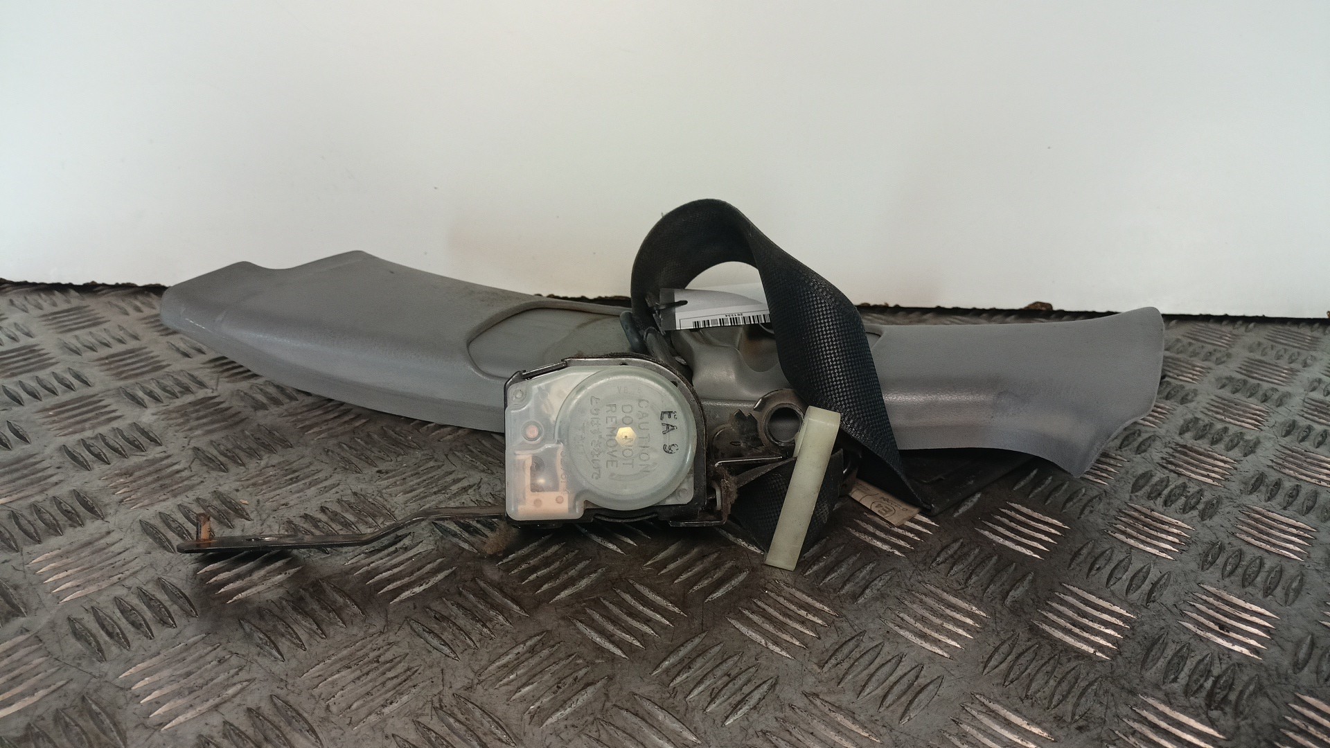 Pré-Tensor Cinto Frente NISSAN SUNNY III (N14) | 90 - 96 Imagem-3