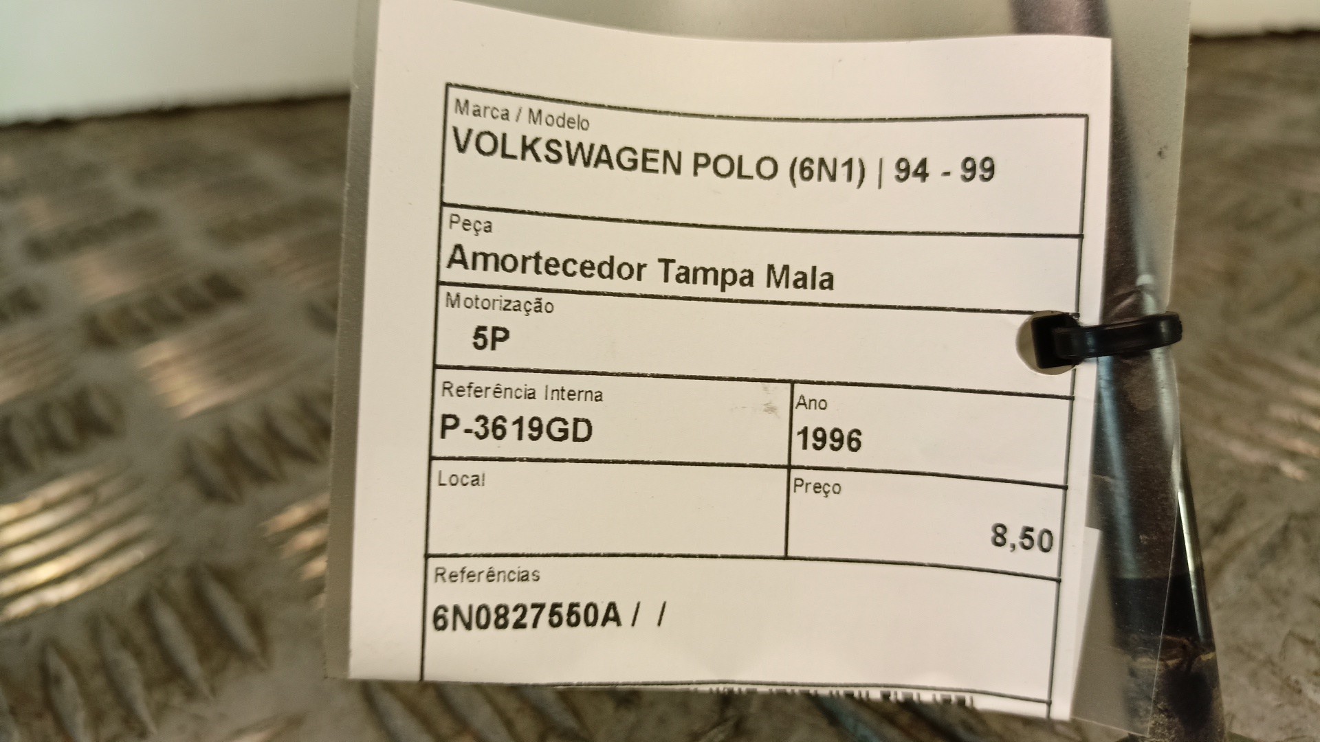 Vérin de Hayon Coffre VOLKSWAGEN POLO (6N1) | 94 - 99 Imagem-2