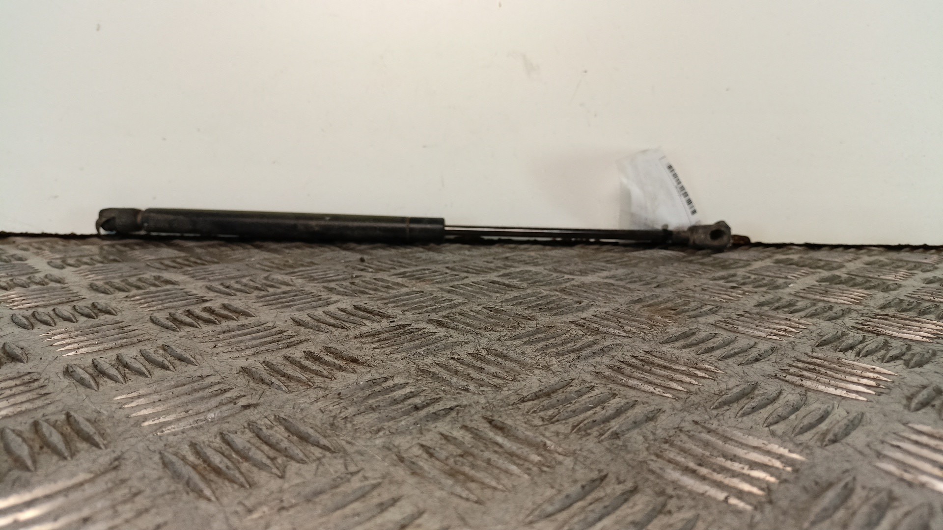 Vérin de Hayon Coffre VOLKSWAGEN POLO (6N1) | 94 - 99 Imagem-1