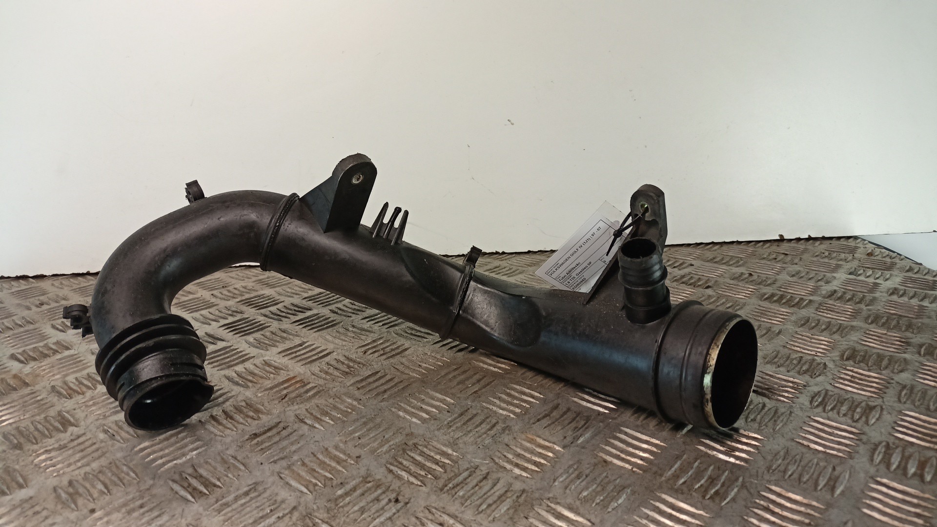 Tubo di aspirazione dell’aria VOLKSWAGEN GOLF IV (1J1) | 97 - 07