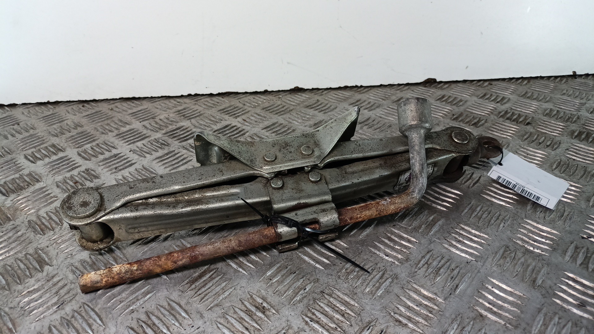 Conjunto Macaco Chave Roda TOYOTA COROLLA (_E10_) | 91 - 99