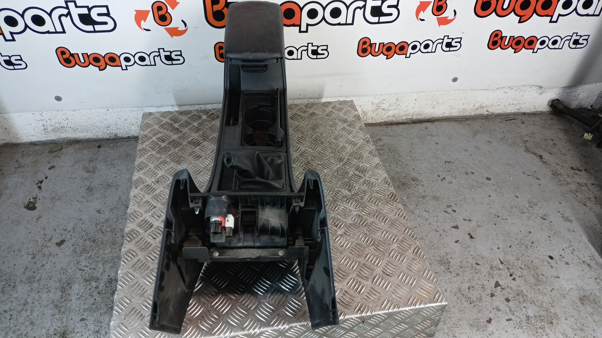 Apoio Braço MAZDA 3 (BK) | 03 - 09