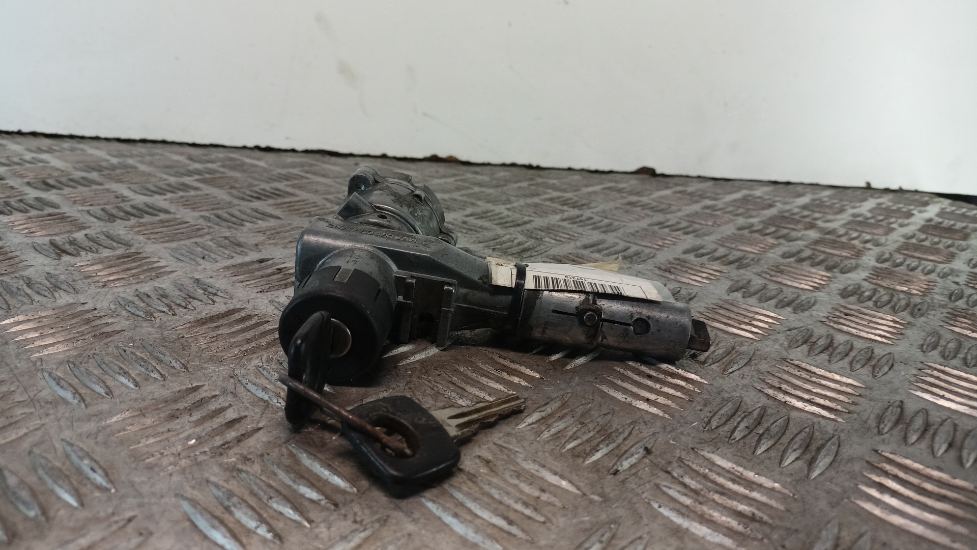Canhão Contacto Interruptor Ignição MERCEDES-BENZ TRÊS VOLUMES (W123) | 76 - 85 Imagem-4