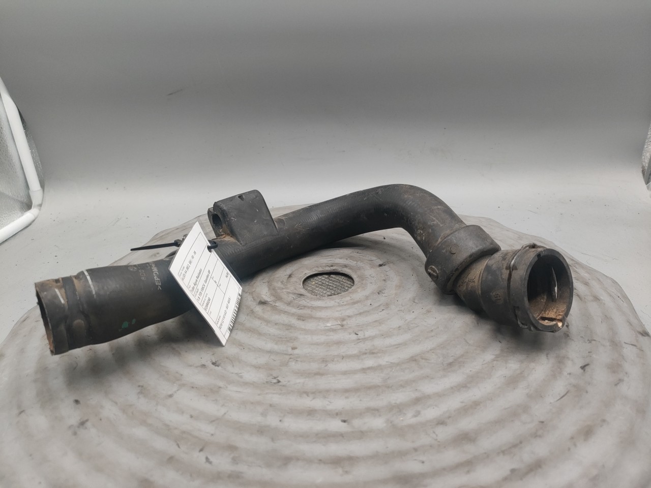 Tuyau Durite d'eau AUDI A4 (8E2, B6) | 00 - 05