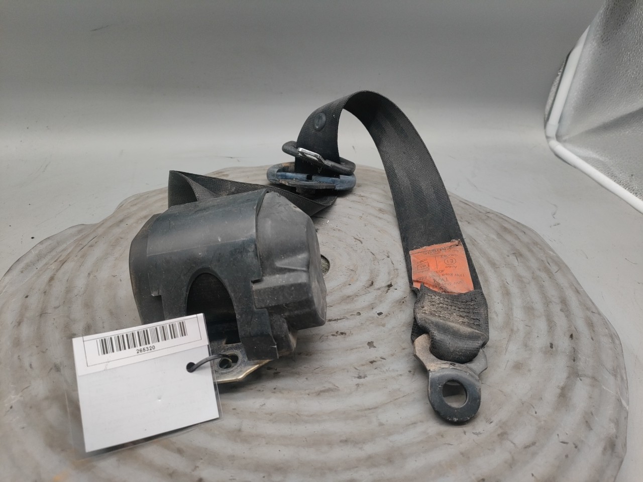 Pré-Tensor Cinto Traseiro VOLKSWAGEN POLO (6N1) | 94 - 99