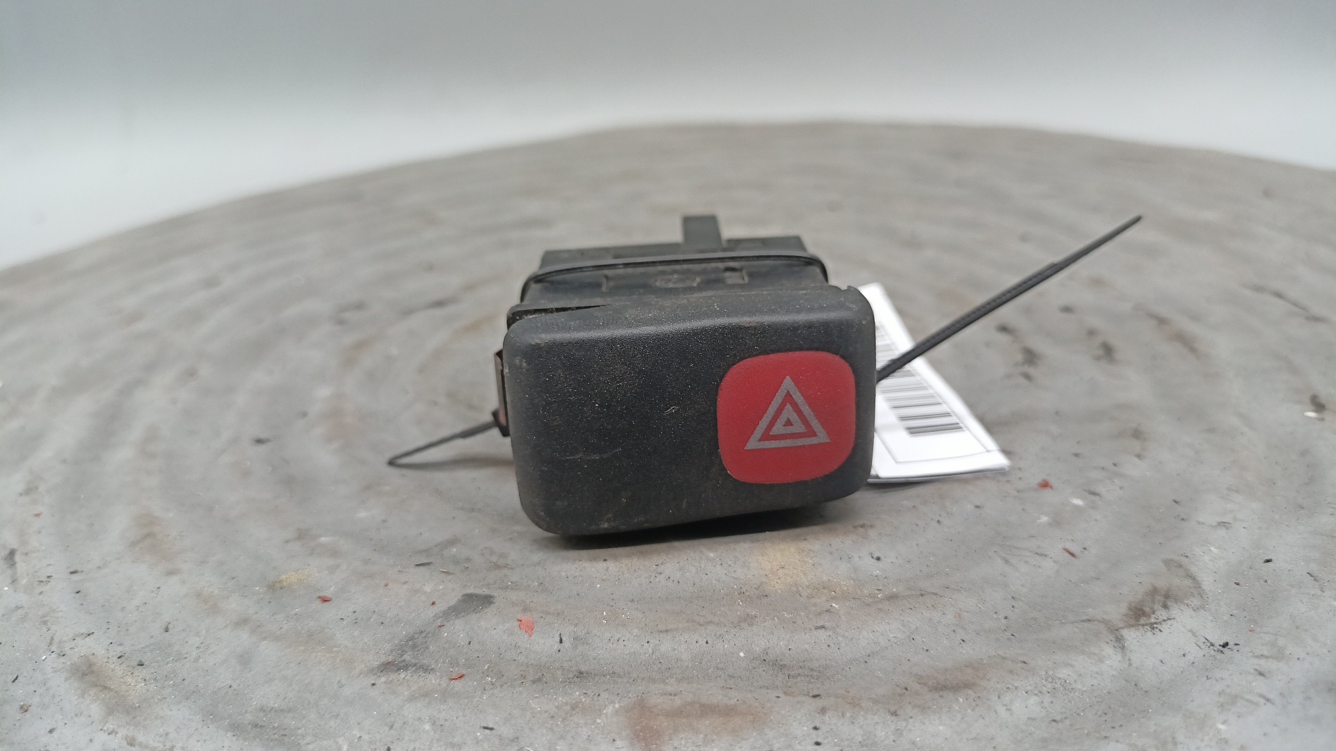 Interruptor botão Emergência 4 piscas VOLKSWAGEN POLO 