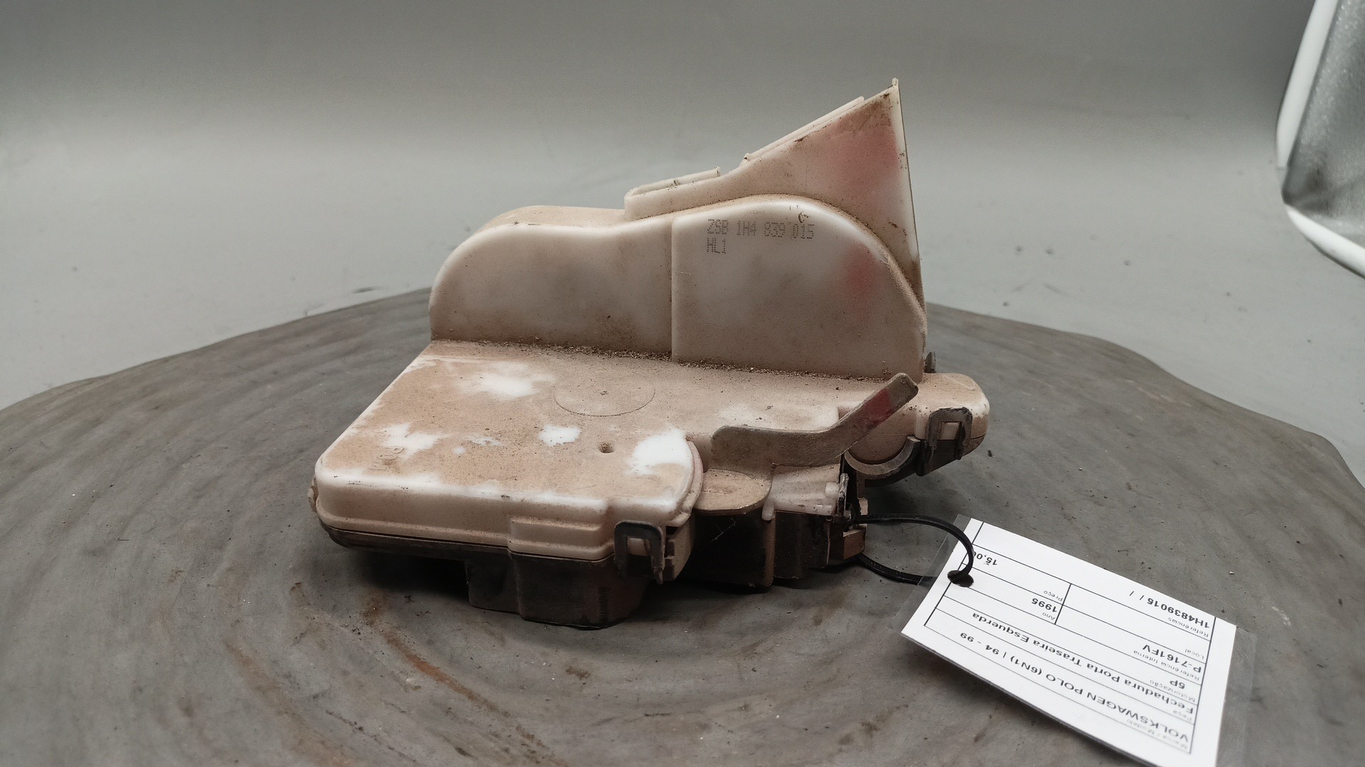 Fechadura Porta Traseira Esquerda VOLKSWAGEN POLO (6N1) | 94 - 99