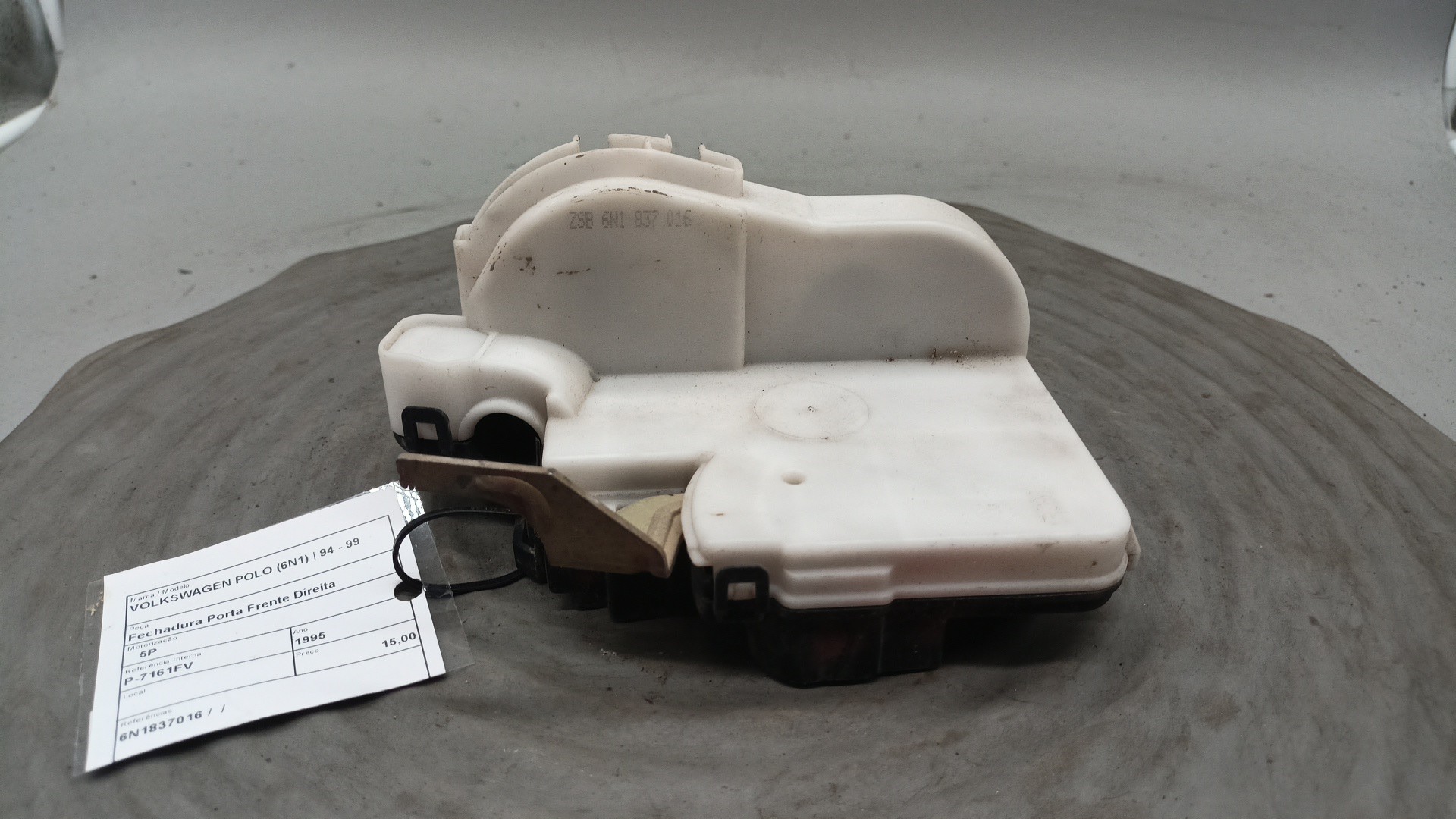 Fechadura Porta Frente Direita VOLKSWAGEN POLO (6N1) | 94 - 99