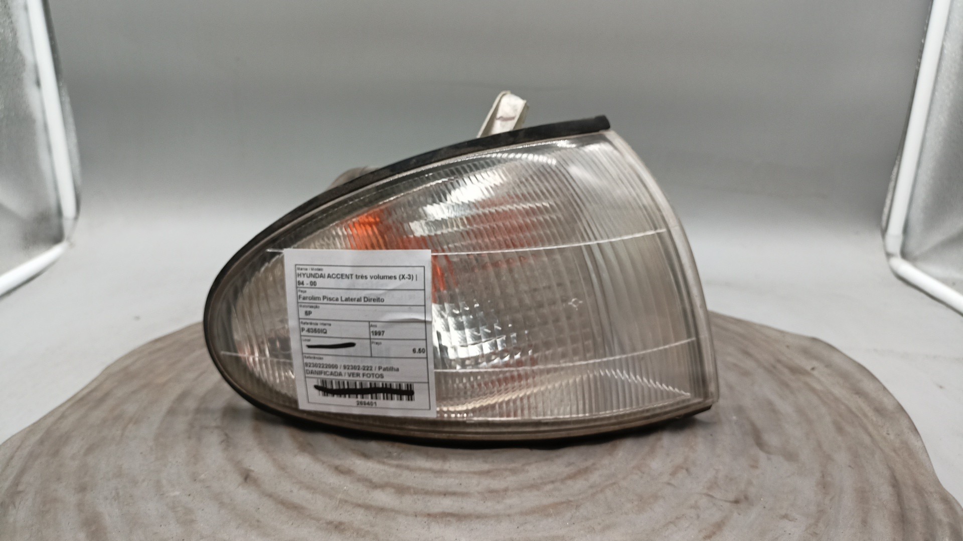 Farolim Pisca Lateral Direito HYUNDAI ACCENT três volumes (X-3) | 94 - 00