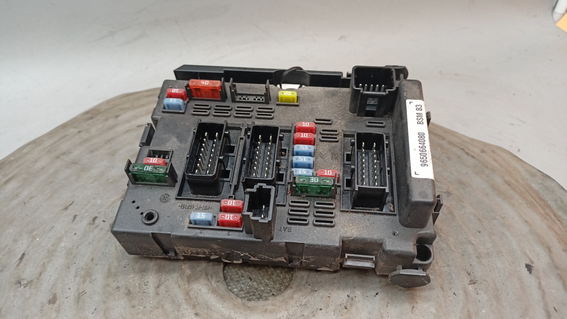 Sicherungskasten Stromverteiler SEAT LEON (5F1) | 12 - 