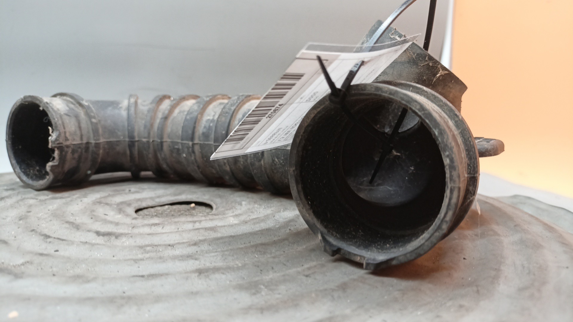 Air Intake Hose Pipe MITSUBISHI SPACE STAR Veículo multiuso (DG_A) | 98 - 04 Imagem-2