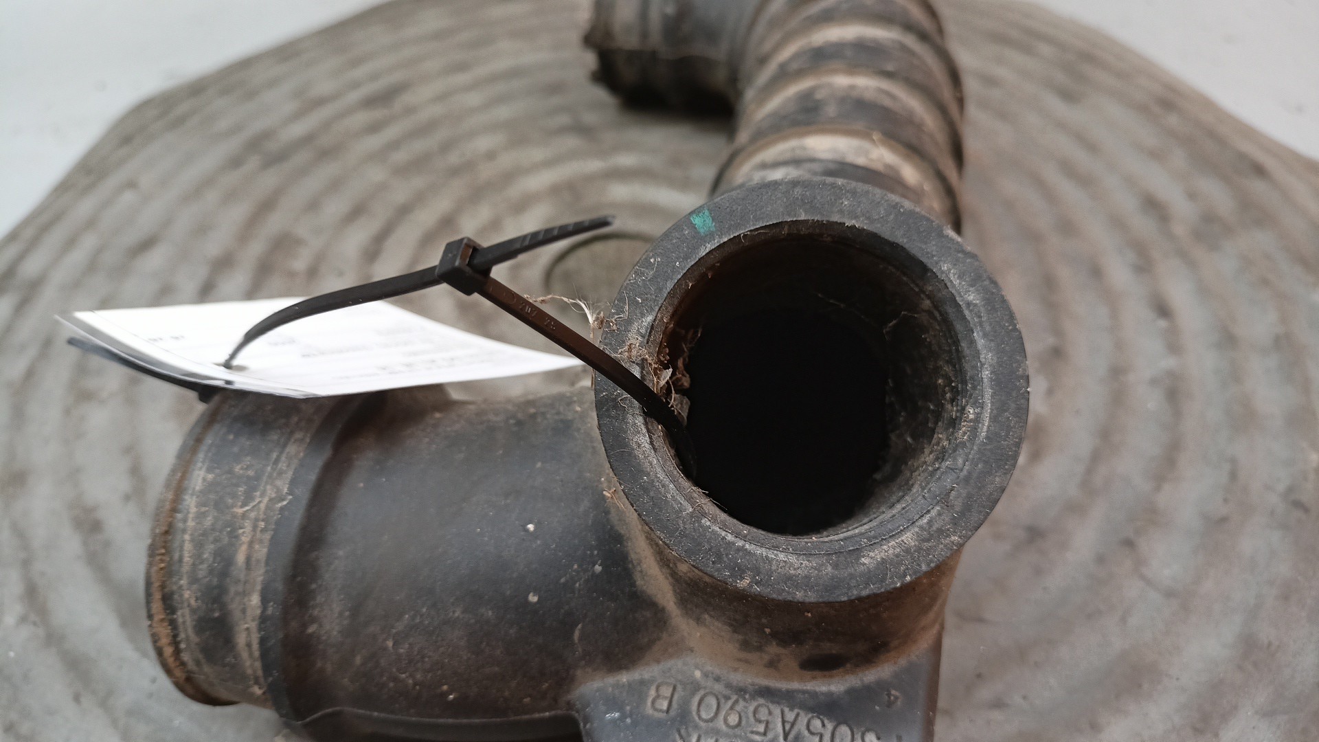 Air Intake Hose Pipe MITSUBISHI SPACE STAR Veículo multiuso (DG_A) | 98 - 04 Imagem-3