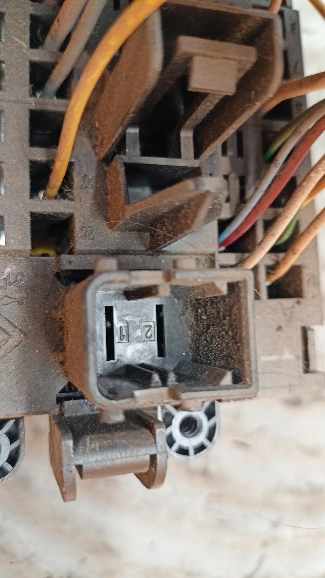 Fuse Box PEUGEOT 206 Hatchback (2A/C) | 98 - 12 Imagem-3