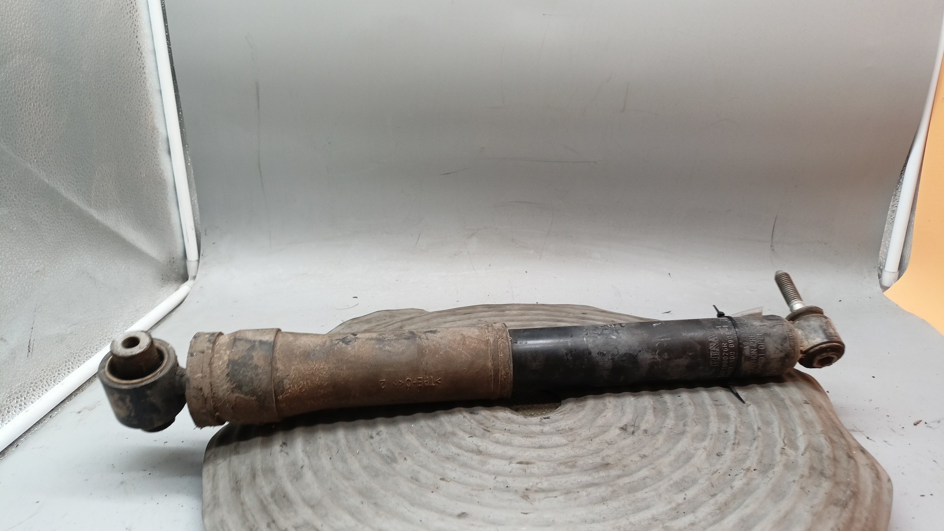 Suspensão Amortecedor Traseiro Direito  RENAULT MEGANE III Hatchback (BZ0/1_) | 08 -  Imagem-3