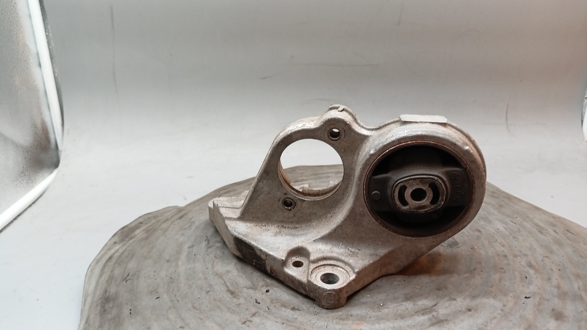 Support Moteur Arrière PEUGEOT PARTNER Camião de plataforma/chassis (5_, G_) | 97 - 08 Imagem-1