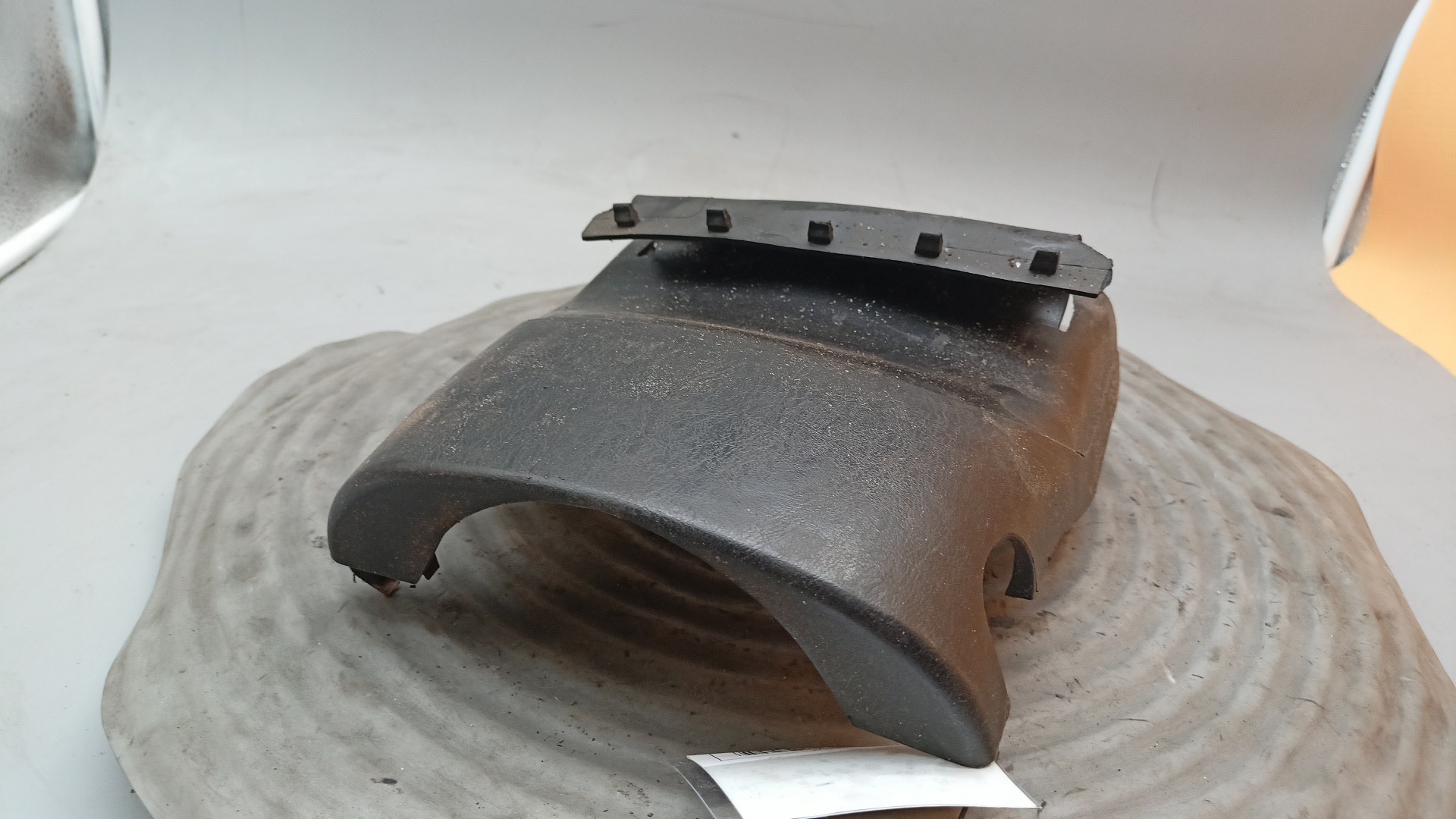 Resguardo Volante FORD FOCUS três volumes (DFW) | 99 - 09