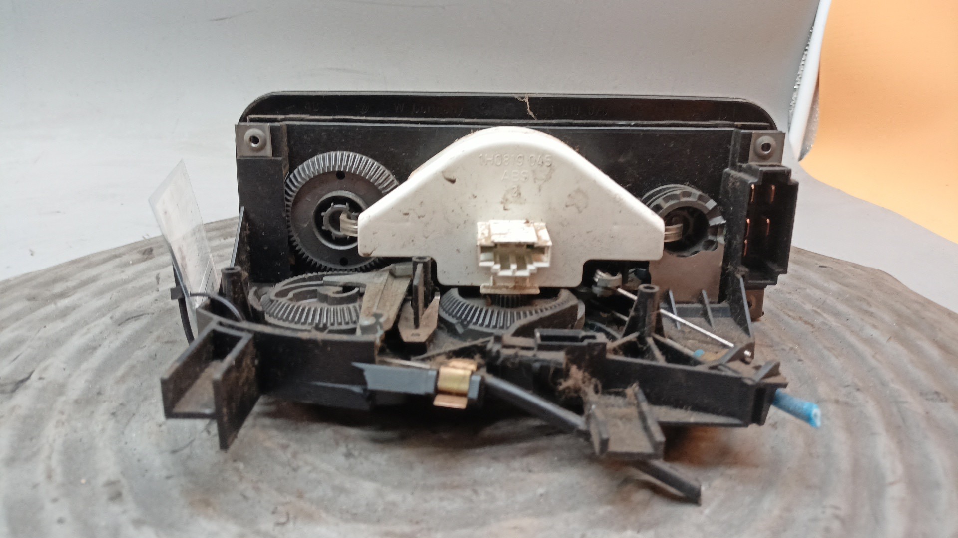 Comandos A/C Sofagem Climatronic Display VOLKSWAGEN GOLF III (1H1) | 91 - 98 Imagem-1