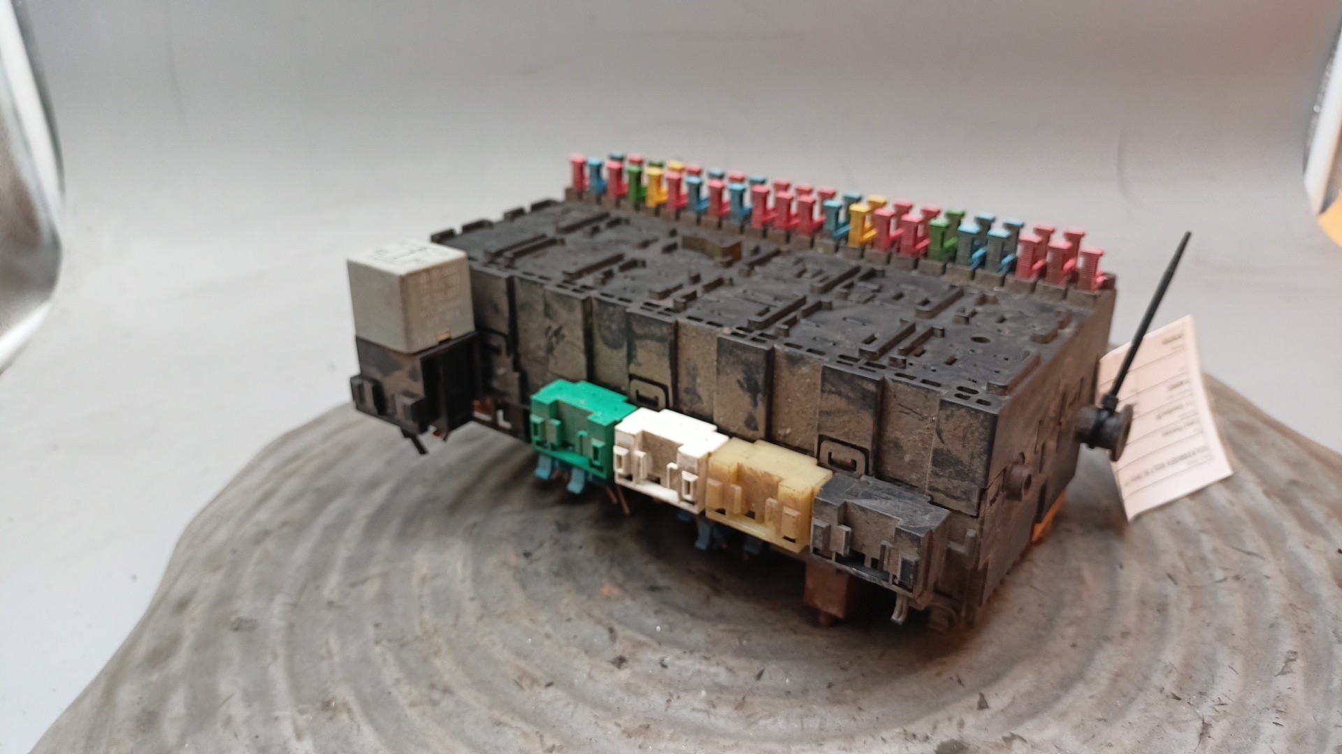 Fuse Box VOLKSWAGEN GOLF III (1H1) | 91 - 98 Imagem-1