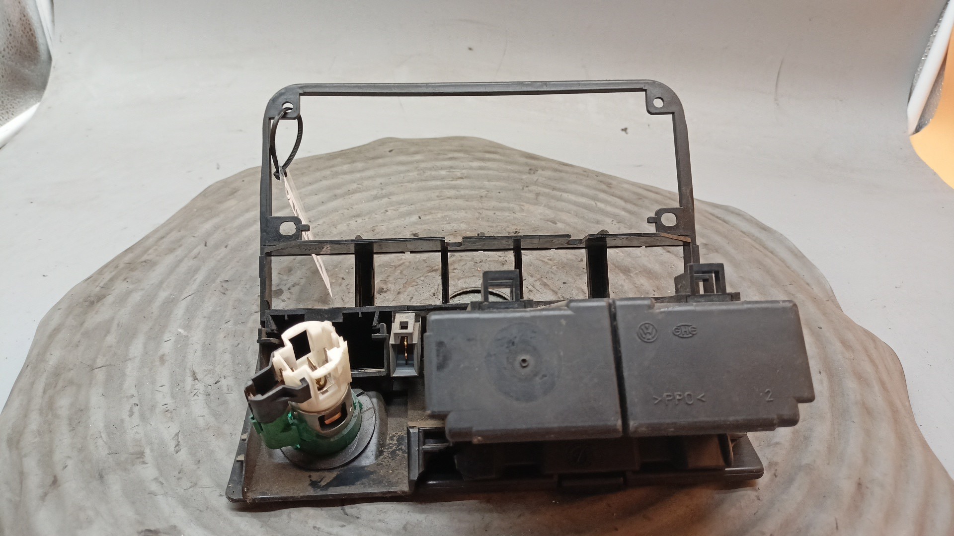 Cinzeiro VOLKSWAGEN GOLF III (1H1) | 91 - 98 Imagem-3