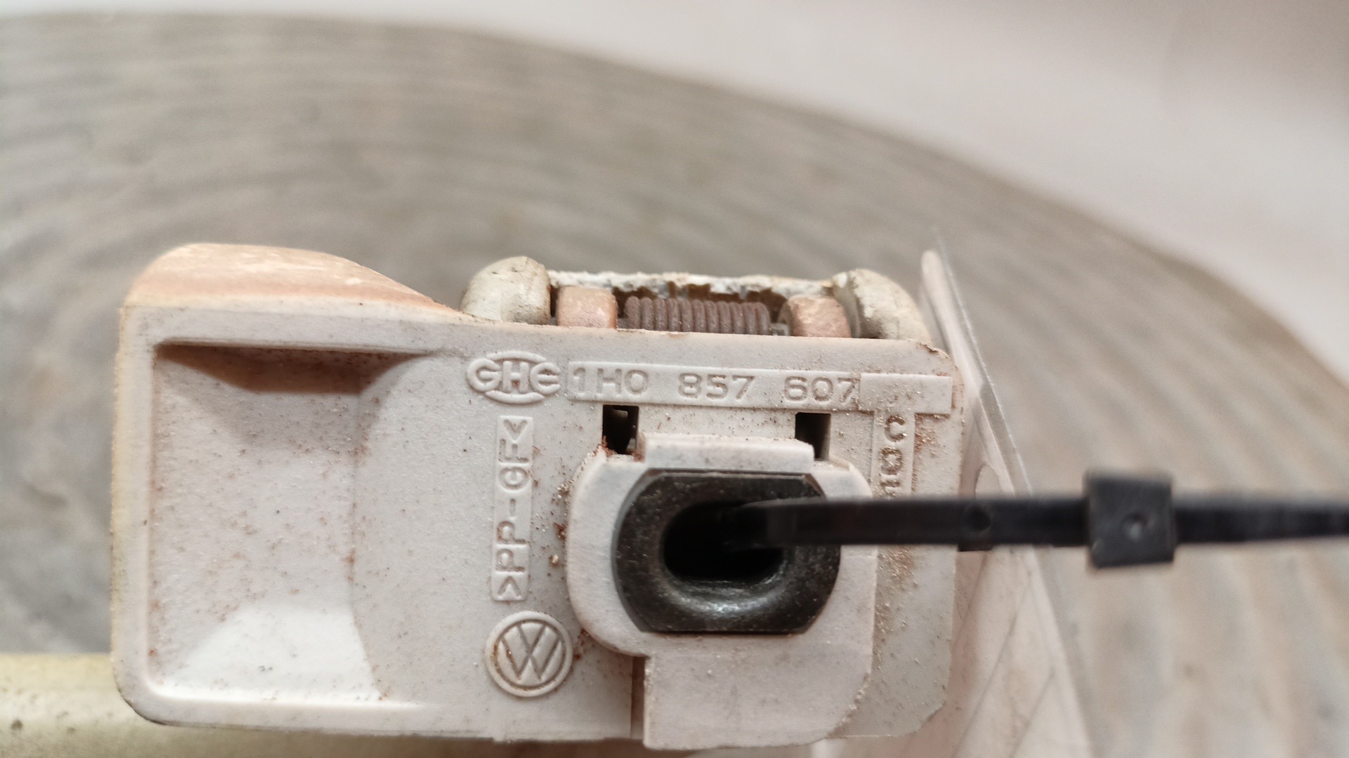 Pega Interior Teto Traseira VOLKSWAGEN GOLF III (1H1) | 91 - 98 Imagem-4