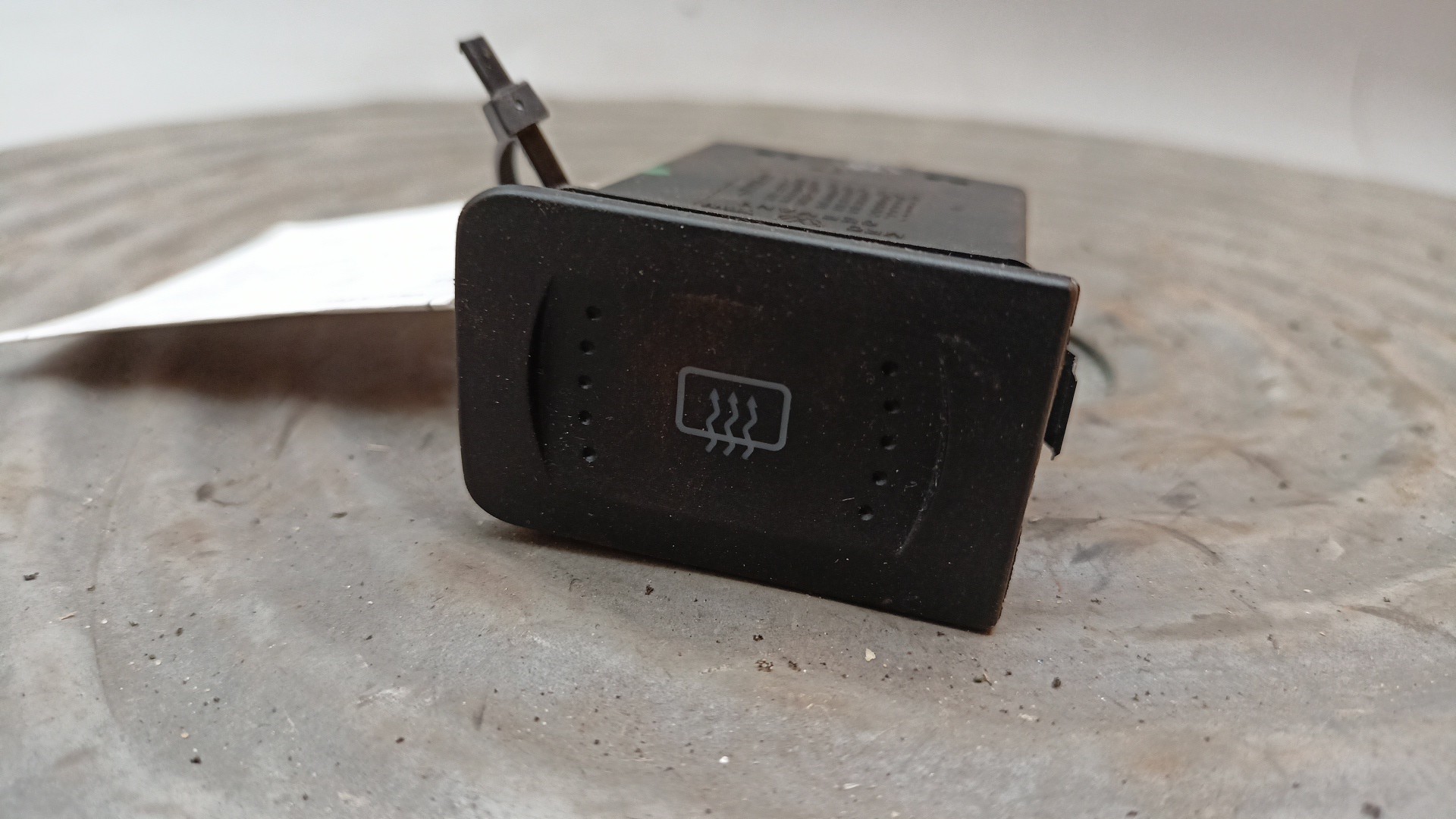 Verwarmingsschakelaar  VOLKSWAGEN GOLF IV (1J1) | 97 - 07