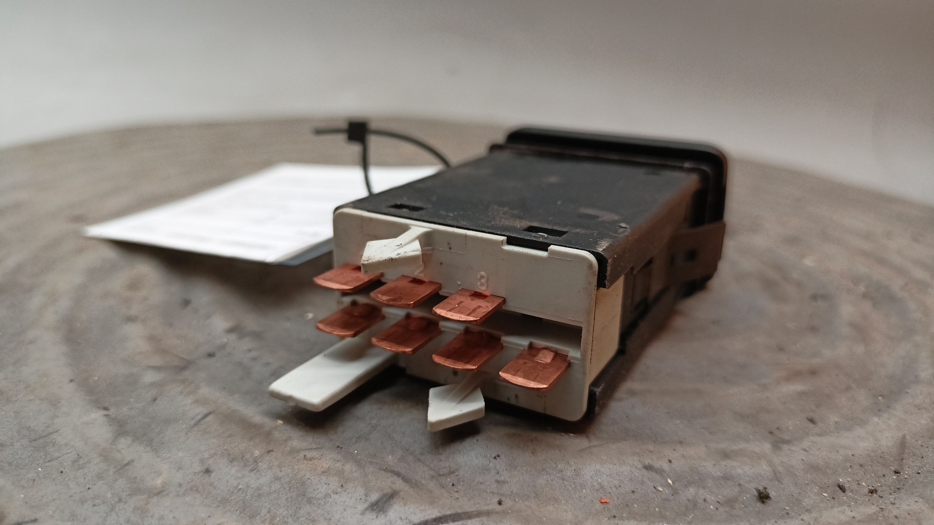 Interruptor botão Emergência 4 piscas VOLKSWAGEN GOLF IV (1J1) | 97 - 07 Imagem-3