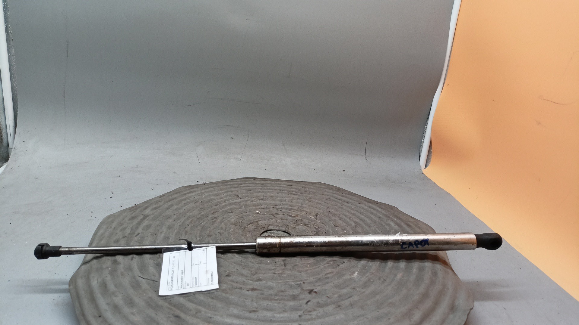 Ammortizzatore Cofano VOLKSWAGEN GOLF IV (1J1) | 97 - 07