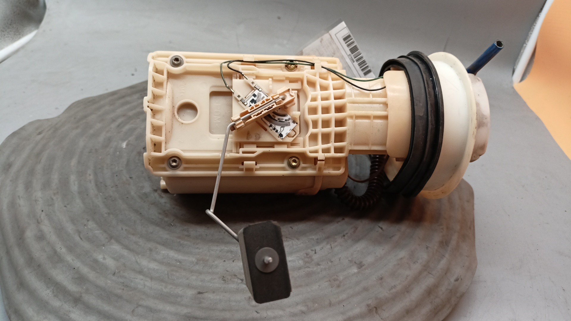 Pompe à carburant Reservoir VOLKSWAGEN GOLF IV (1J1) | 97 - 07 Imagem-3