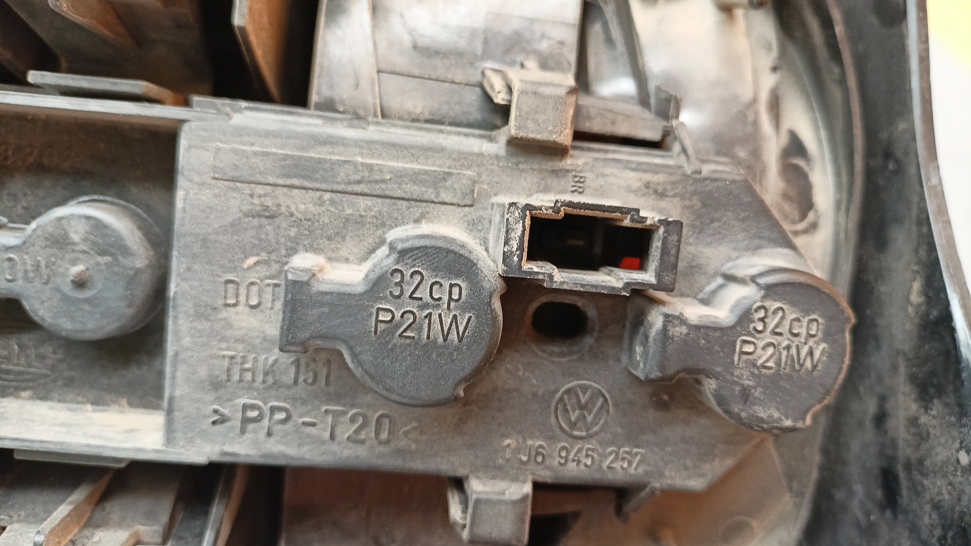 Farolim Traseiro Esquerdo VOLKSWAGEN GOLF IV (1J1) | 97 - 07 Imagem-4