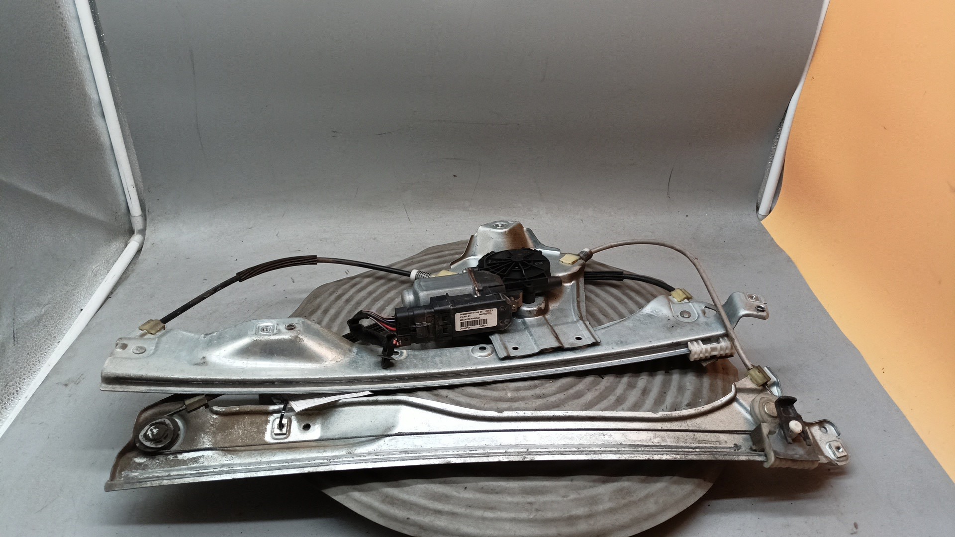 Elevador Vidro Frente Esquerdo RENAULT CLIO III (BR0/1, CR0/1) | 05 -  Imagem-0