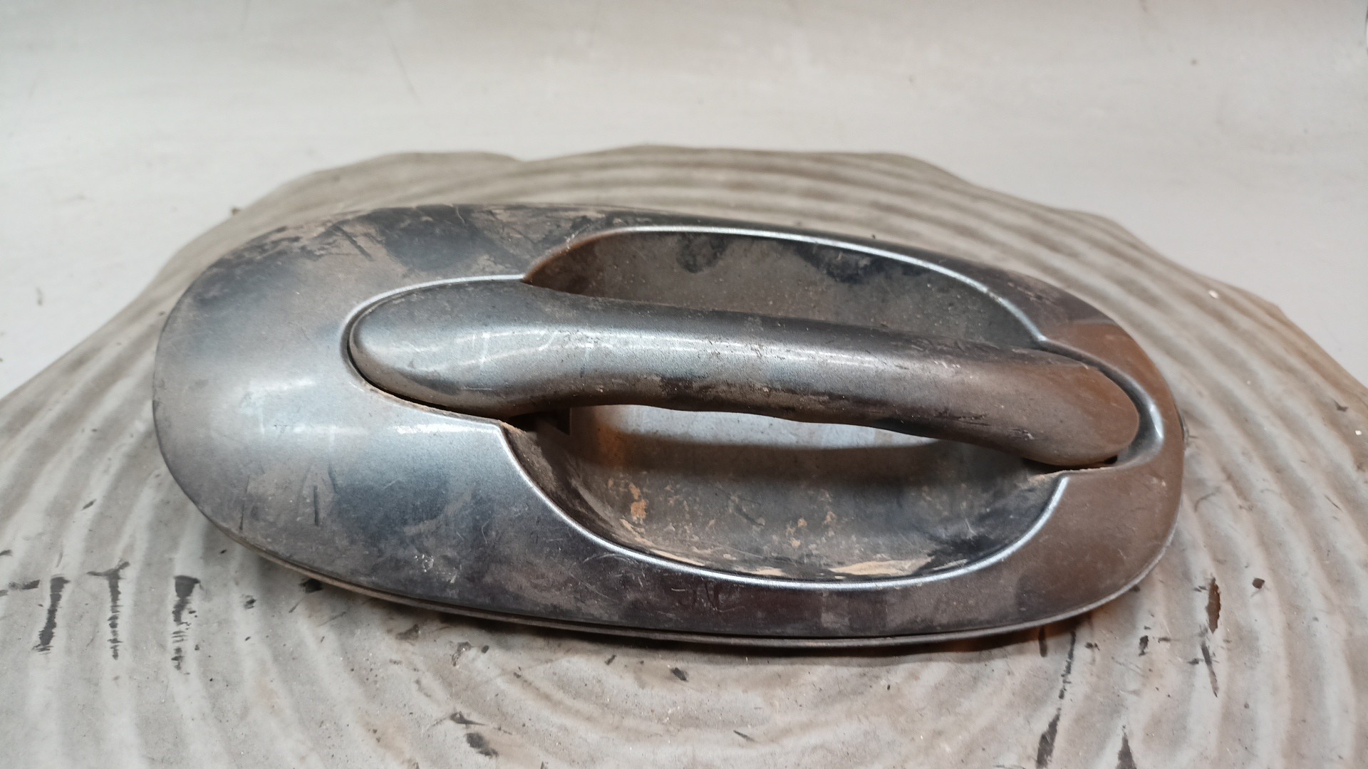 Puxador Exterior Porta Traseiro Direito KIA CARNIVAL II (GQ) | 99 - 07