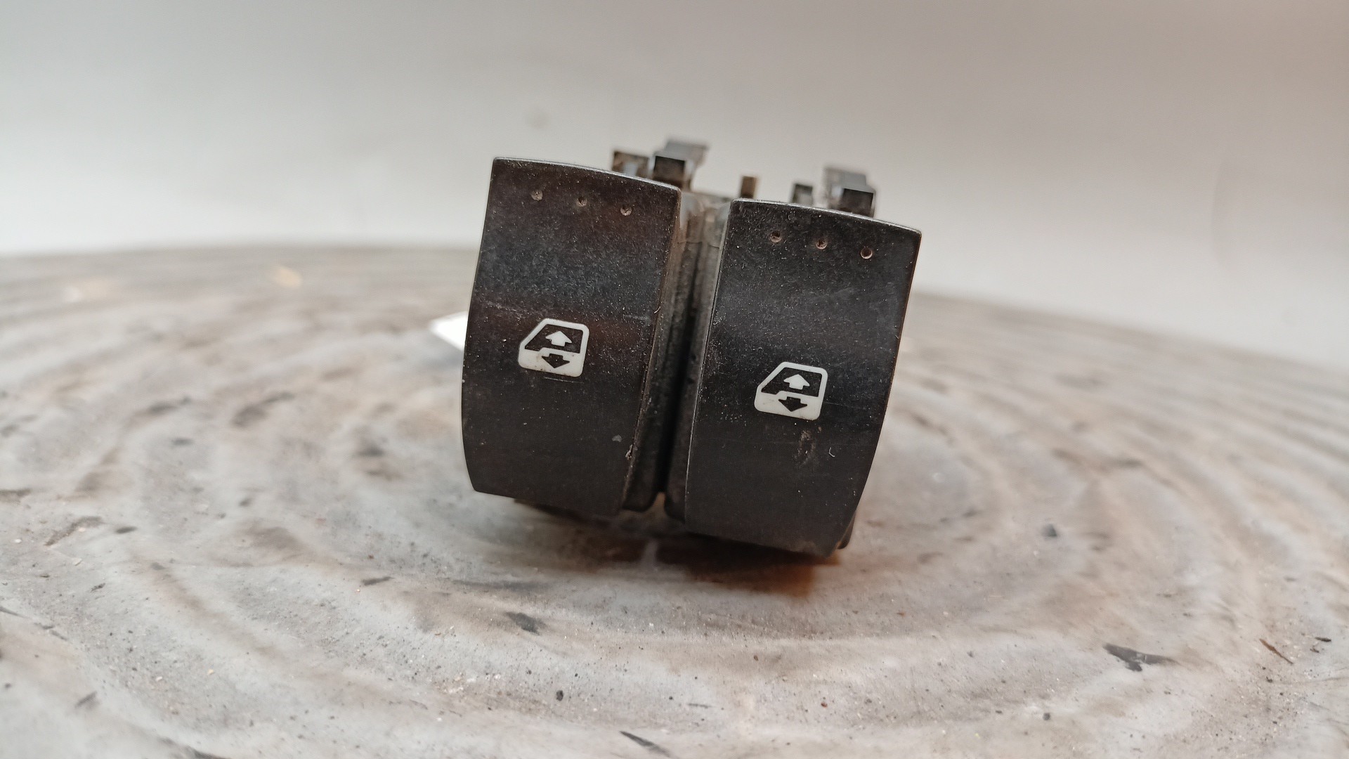 Comando Botão Elevador Vidro RENAULT CLIO III (BR0/1, CR0/1) | 05 - 