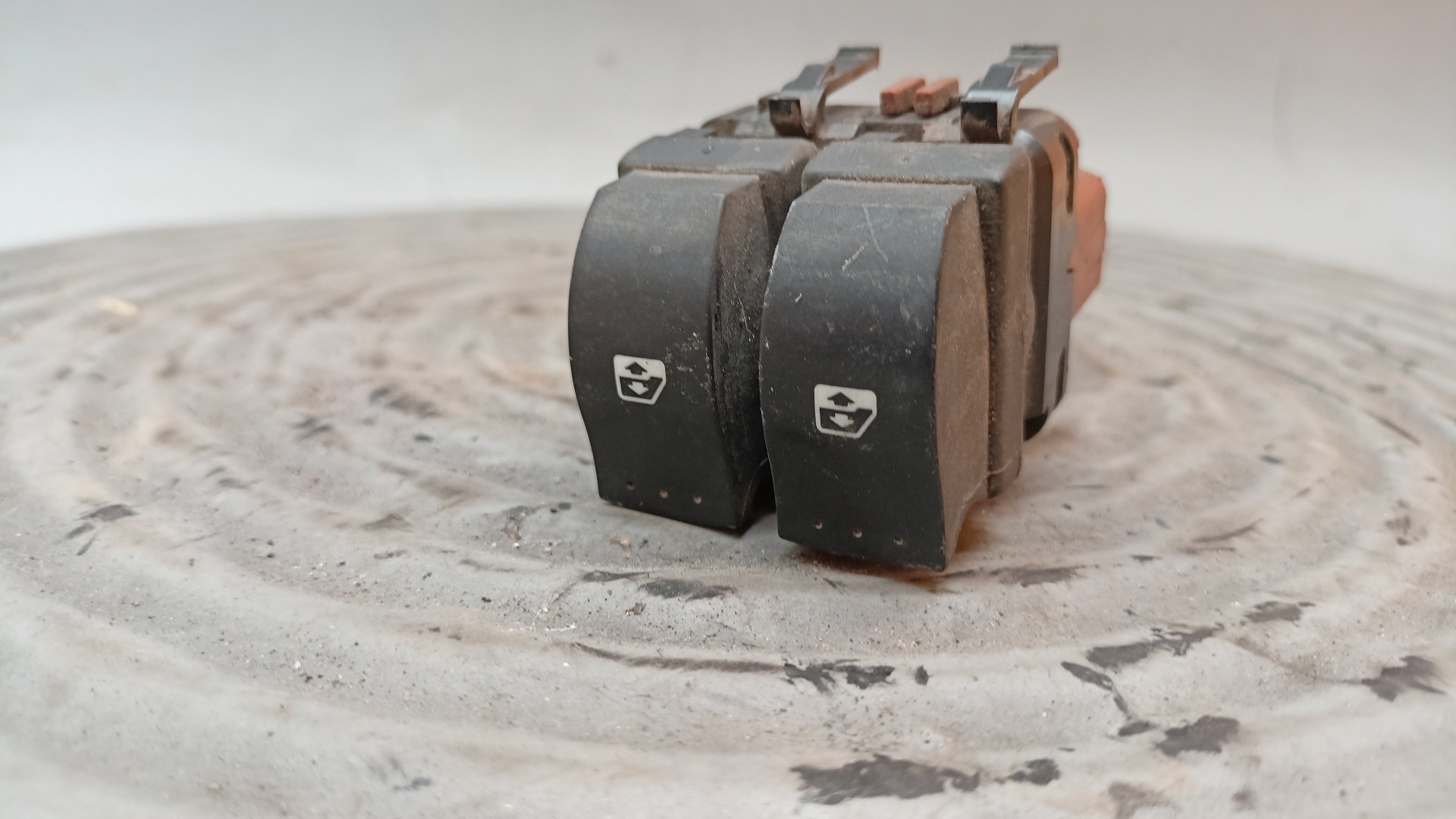 Comando Botão Elevador Vidro Traseiro RENAULT CLIO III (BR0/1, CR0/1) | 05 - 