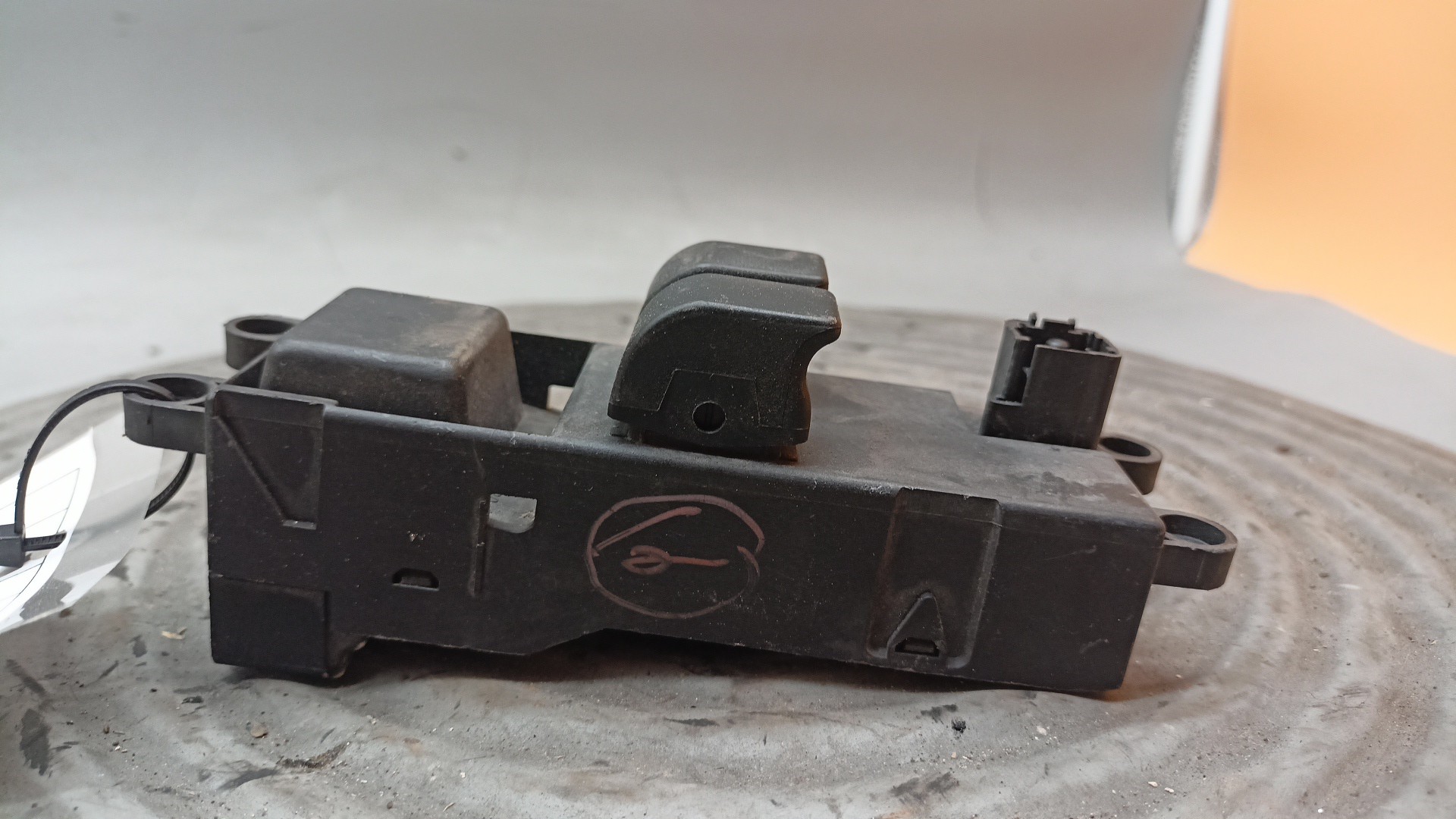 Comando Botão Elevador Vidro NISSAN MICRA II (K11) | 92 - 07