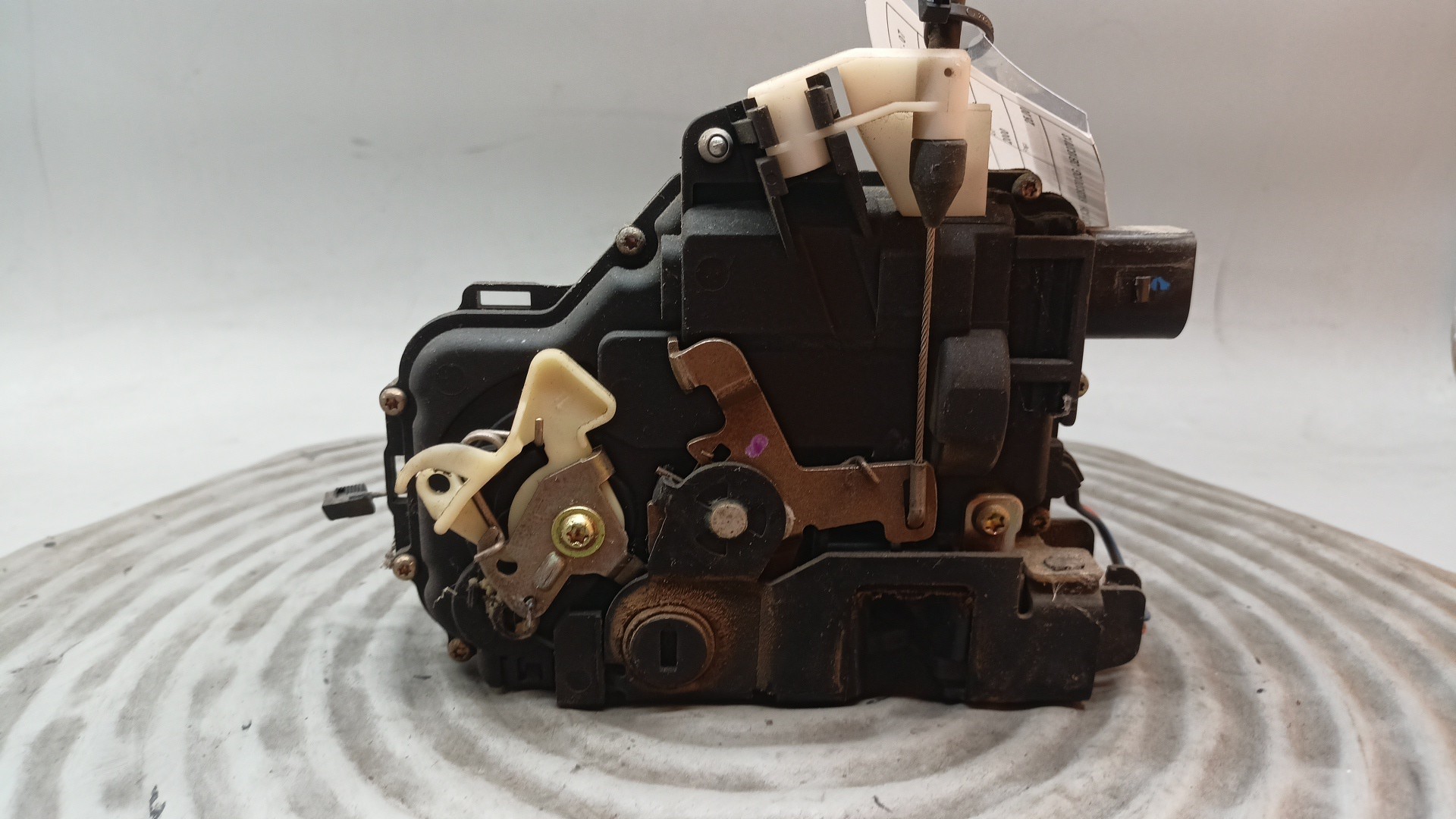 Fechadura Porta Frente Esquerda VOLKSWAGEN GOLF IV (1J1) | 97 - 07 Imagem-1