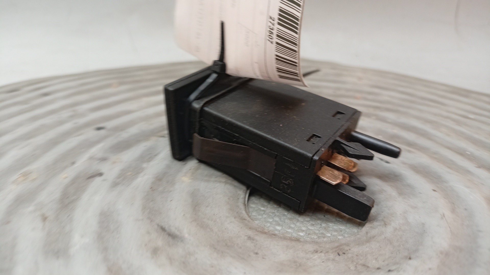 Verwarmingsschakelaar  VOLKSWAGEN GOLF IV (1J1) | 97 - 07 Imagem-1