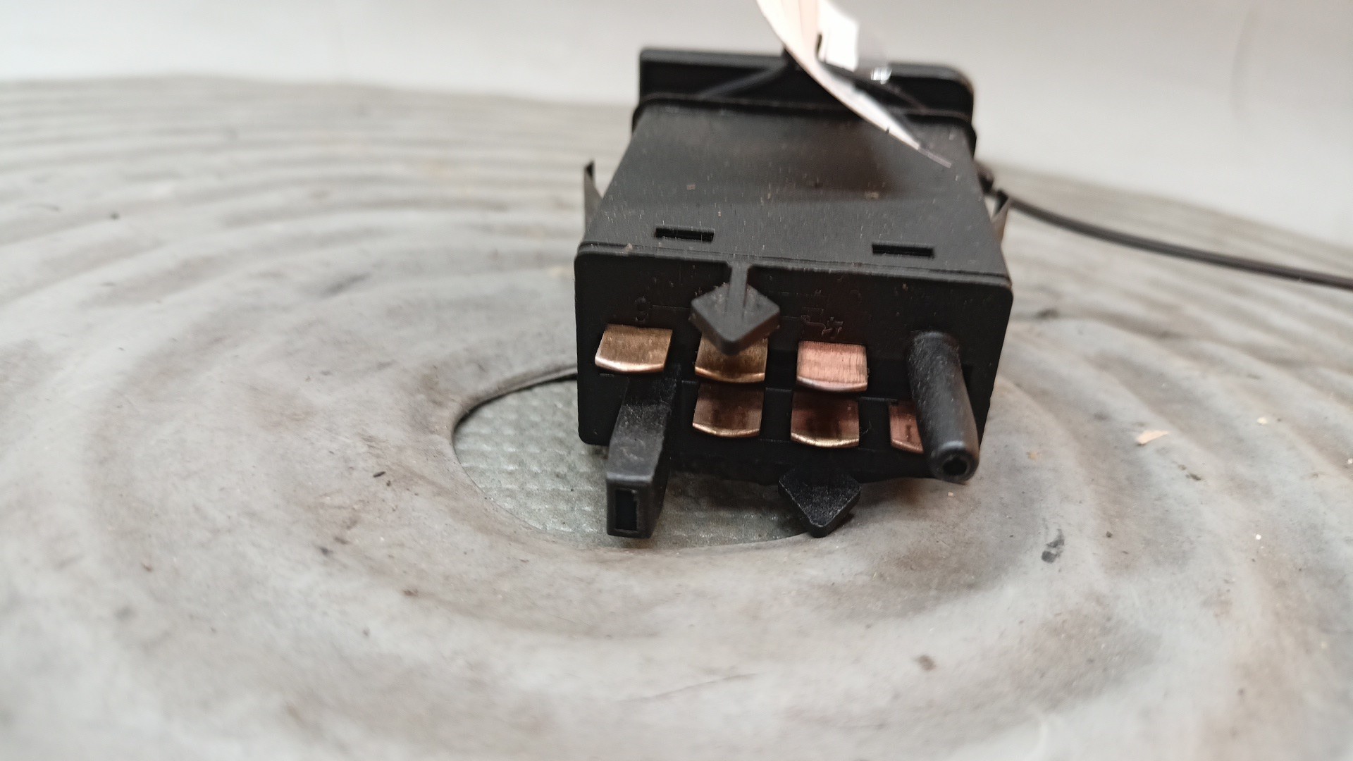 Verwarmingsschakelaar  VOLKSWAGEN GOLF IV (1J1) | 97 - 07 Imagem-2