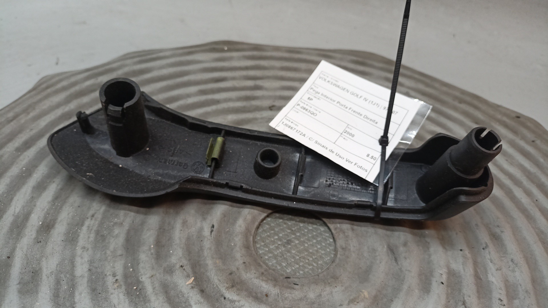 Pega Interior Porta Frente Direita VOLKSWAGEN GOLF IV (1J1) | 97 - 07 Imagem-2