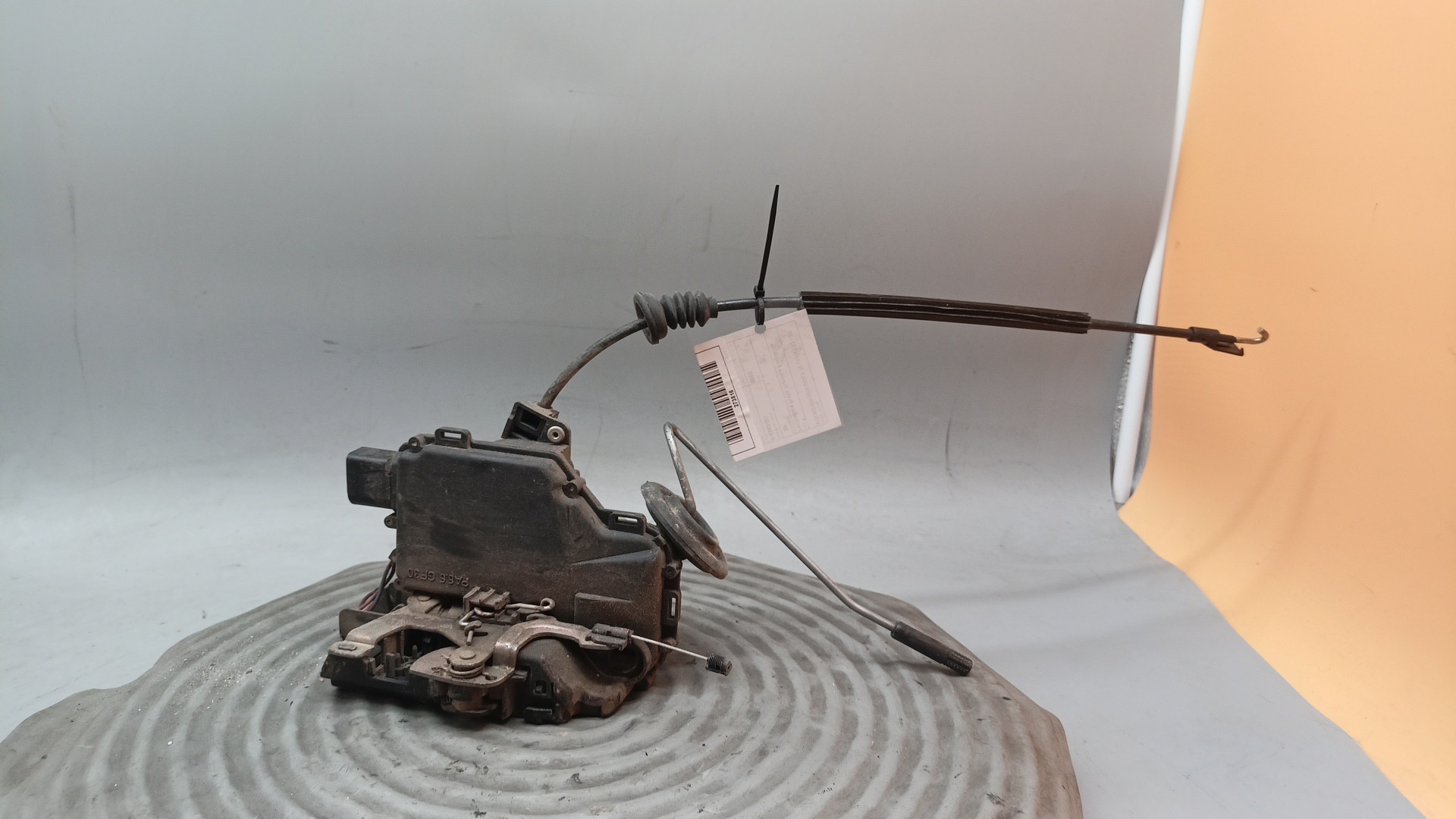 Fechadura Porta Traseira Esquerda VOLKSWAGEN GOLF IV (1J1) | 97 - 07